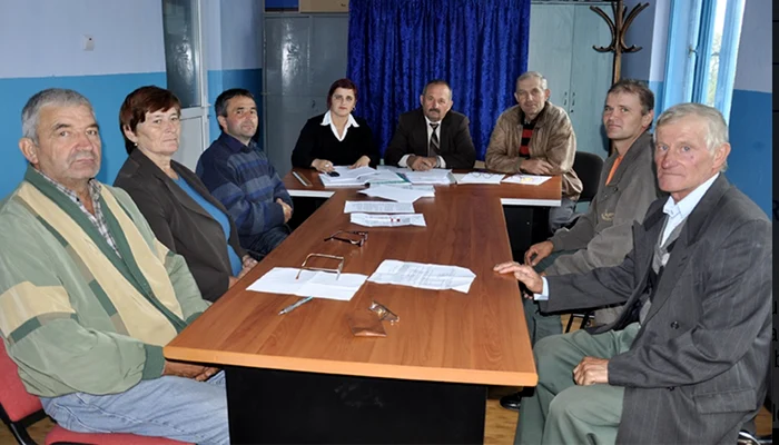 Primarul și Consiliul Local din comuna Bătrâna, localitate cu sub 100 de locuitori FOTO Arhivă