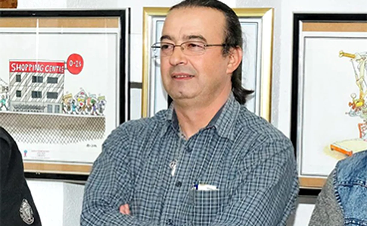 
    În timpul internării, caricatursitul l-a ironizat pe Dan BittmanFoto: Caricaturist de serviciu – ŞAI / Facebook  