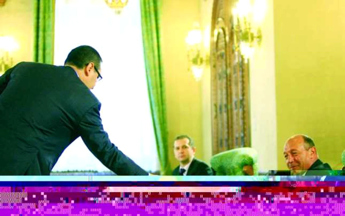 Denunţarea de către preşedinte a pactului de coabitare semnat cu premierul ar aduce mari prejudicii imaginii ţării noastre şi în plan extern FOTO Arhiva