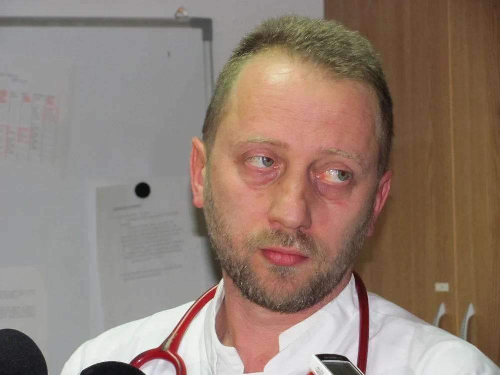 Directorul medical al Spitalului Judeţean de Copii, Călin Lazăr, a spus, într-o conferinţă de presă, că decesul a fost declarat după 45 de minute de resuscitare   FOTO: Florina Pop