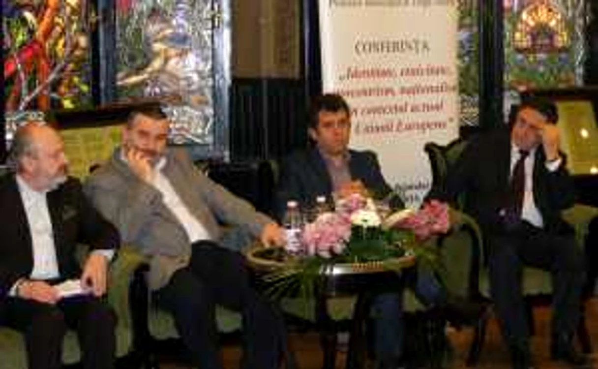 Conferinţa de la Palatul Culturii a reunit profesori universitari, reprezentanţi ai societăţii civile, ai administraţiei locale şi judeţene, analişti, studenţi FOTO: Ana Gajdo