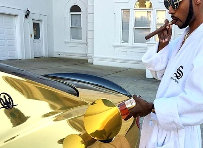 O mașină de lux este doar un accesoriu pentru acești tineriFoto: Instagram