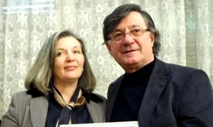 Ion Caramitru are de 44 de ani mariaj cu actrița Micaela Caracaș (66 ani)  Cei doi sunt şi părinţii a trei băieţi, Andrei, Matei şi Ştefan Caramitru  jpeg