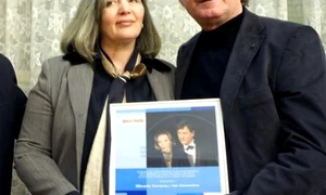 Ion Caramitru are de 44 de ani mariaj cu actrița Micaela Caracaș (66 ani)  Cei doi sunt şi părinţii a trei băieţi, Andrei, Matei şi Ştefan Caramitru  jpeg