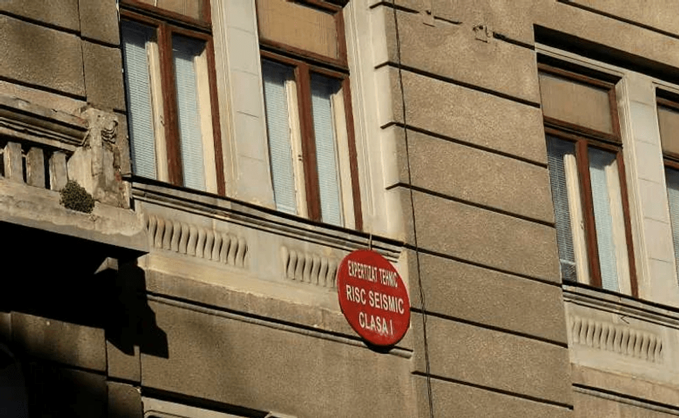 Cum primesc bulina roșie blocurile care stau să cadă la cutremur