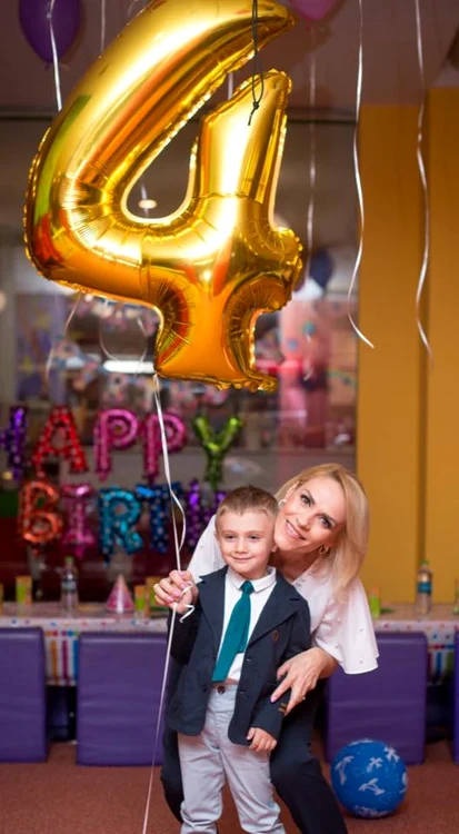Gabriela Firea a radiat de fericire la aniversarea fiului ei