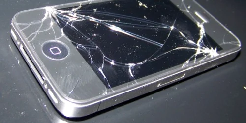 Coșmarul oricărui utilizator de iPhone: un ecran spart