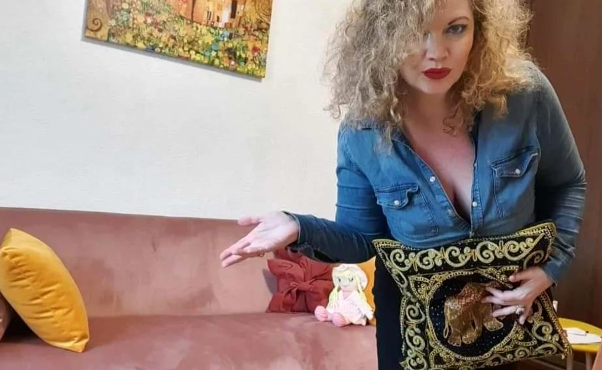 Oana Lis şi-a închiriat cabinetul de psihologie