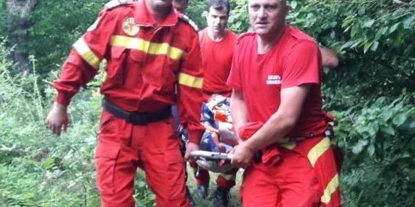 Acţiune de salvare în Făgăraş - Vâlcea în Racoviţa - Ţara Loviştei Foto Adevărul