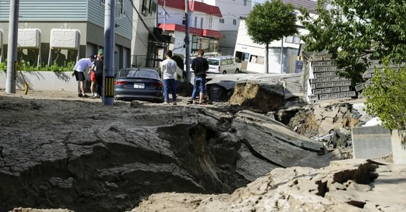 
    Cutremurul din Hokkaido a lăsat în urmă pagube imenseFoto Kyodo news/ digi24  