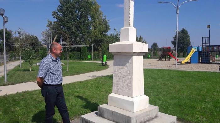 Monumentul dn Giroc realizat în memoria aviatorului Aurel Vlaicu FOTO Ş.Both