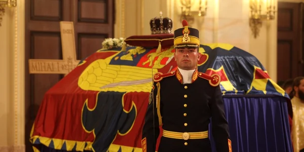 Regele Mihai - Depus la Palatul Regal FOTO Dorin Constanda