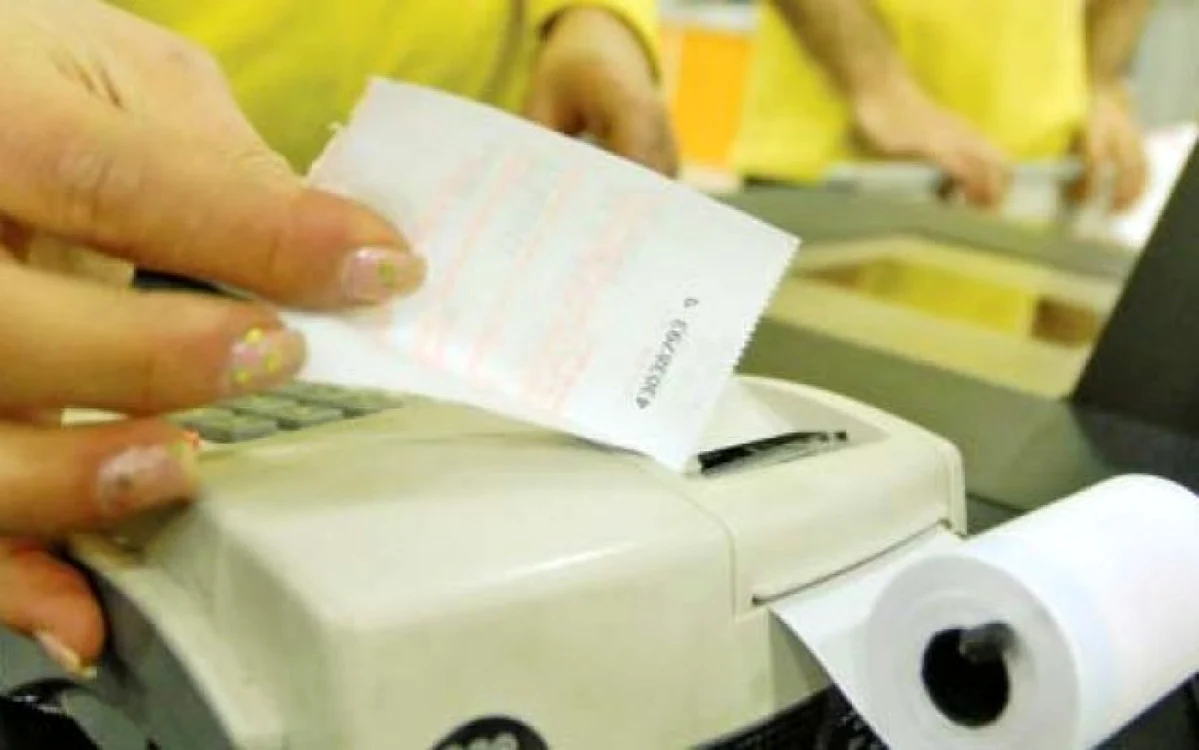 Controalele demarate de inspectorii Direcţiei Antifraudă din ANAF i-au determinat pe comercianţi să emită clienţilor bonuri fiscale, astfel că încasările din TVA au crescut semnificativ în primul trimestru din 2015