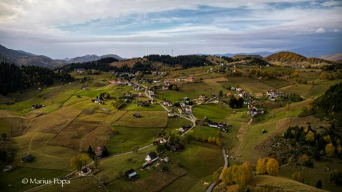 Plimbare de toamnă, prin Fundata și Moieciu de sus. FOTO Marius Popa