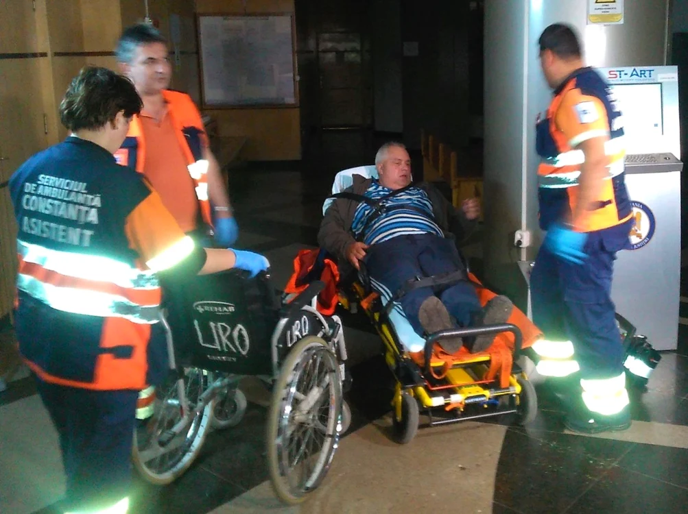 Nicuşor Constantinescu adus cu targa la Curtea de Apel Constanţa