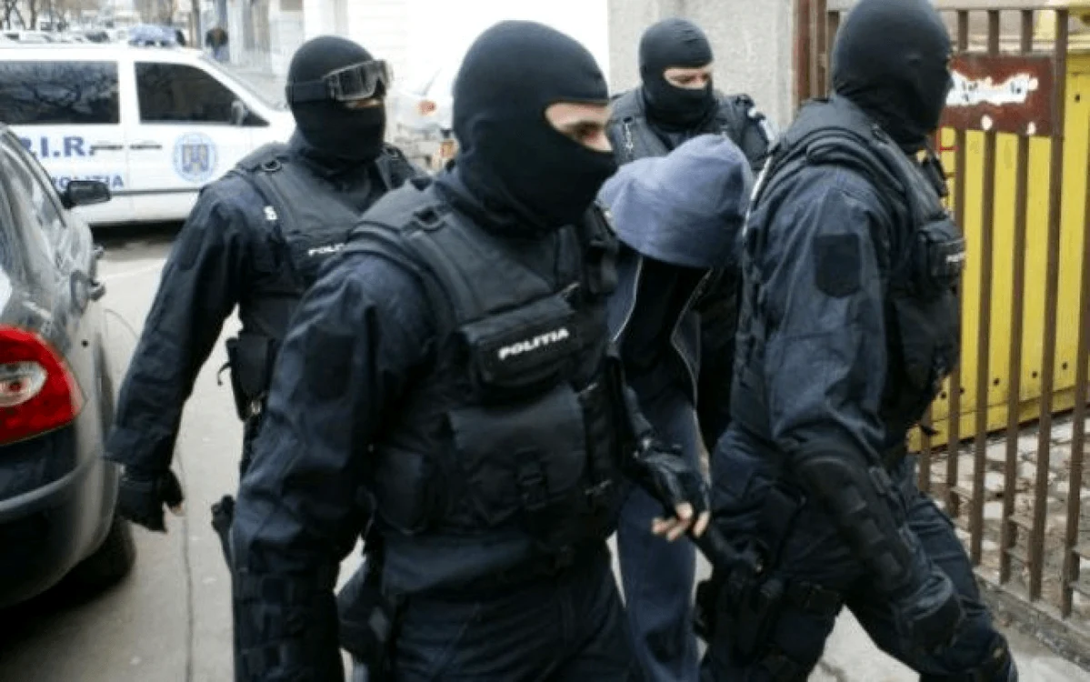 Individul agresiv a fost arestat preventiv FOTO Arhiva Adevărul