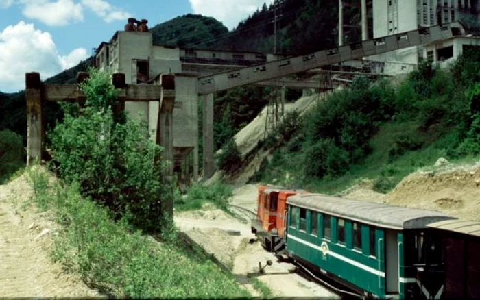 craciuneasa cariera de piatra din munti foto daniel guta