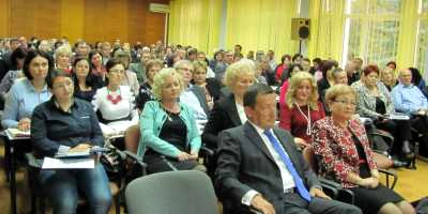 Directorii de şcoli, la prima şedinţă din acest an şcolar