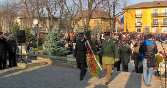 Depuneri de coroane la Monumentul Eroilor din Severin