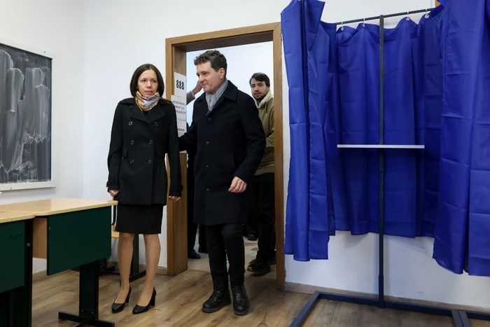 Nicușor Dan și soția sa, Mirabela / foto: INQUAM