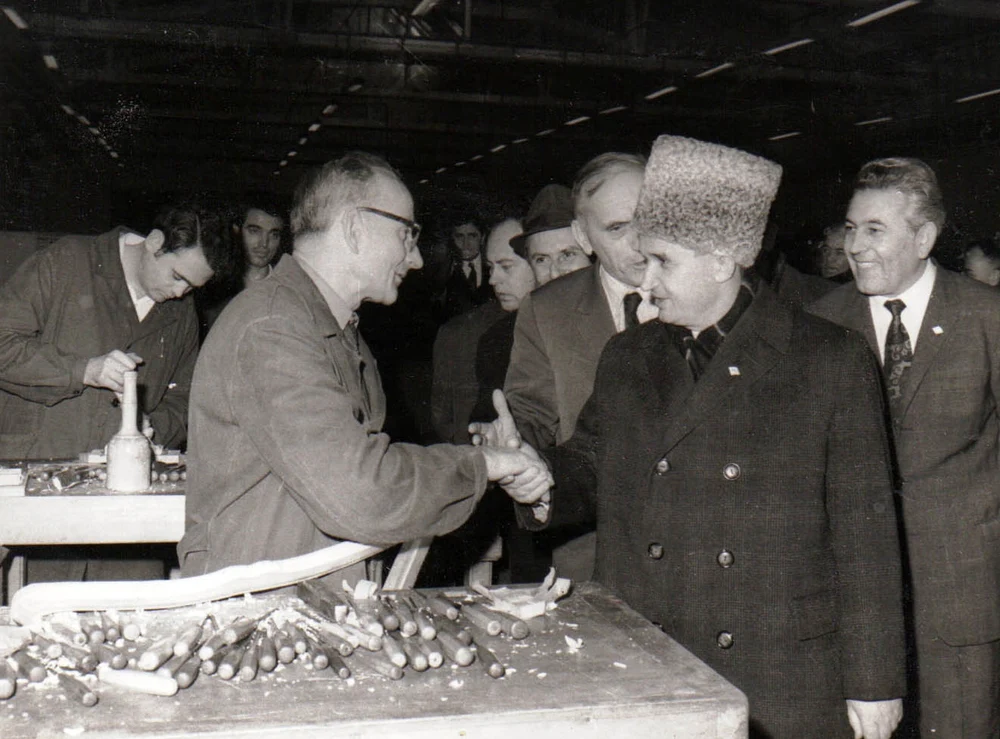 Detalii uluitoare despre ipocrizia regimului Ceaușescu. Cum a „construit socialismul” pe banii „imperialiștilor” din Occident