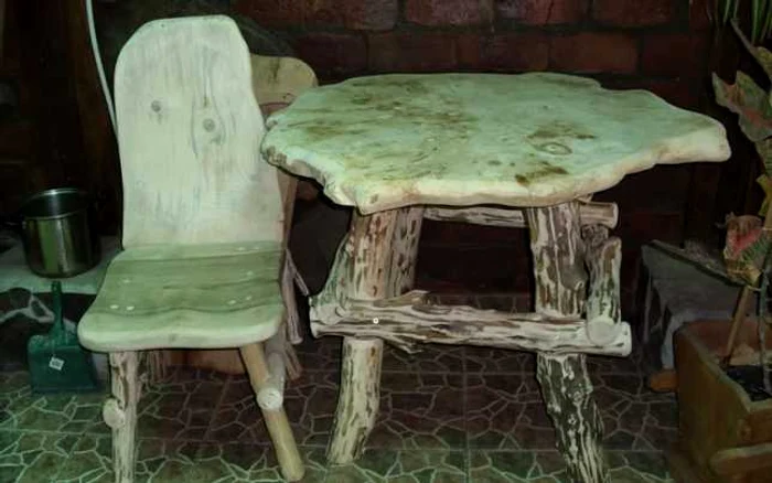 mobilier de grădină din lemn rotund