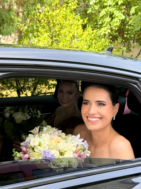 Adina Buzatu și-a căsătorit fiica.