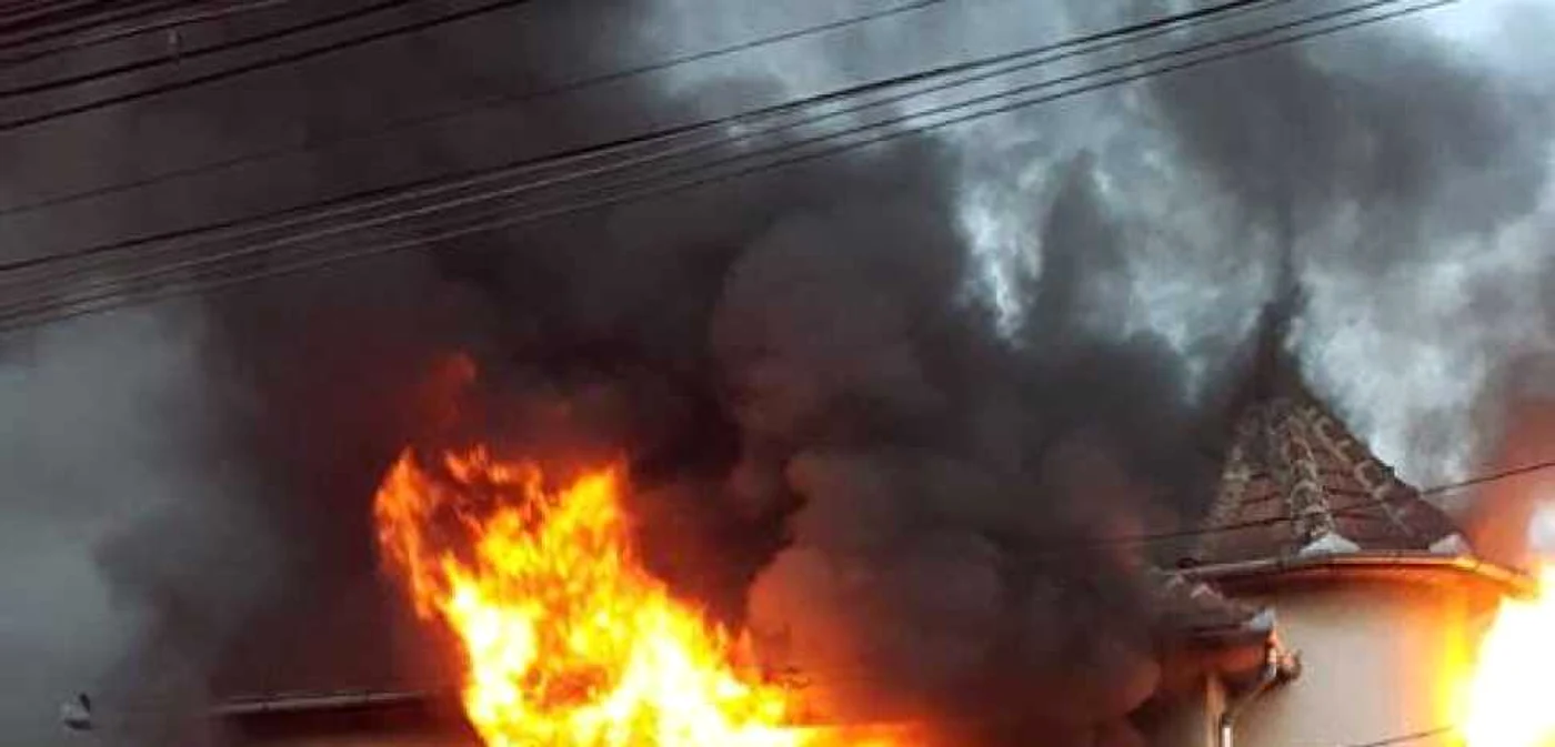 Incendiul a avut loc în a doua zi de Crăciun FOTO Facebook.com/ISU Sălaj
