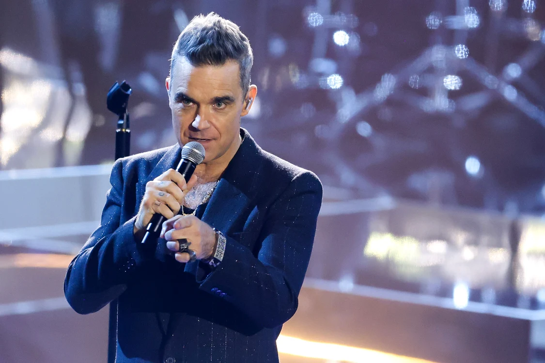 Robbie Williams GettyImages 1442825414 jpg