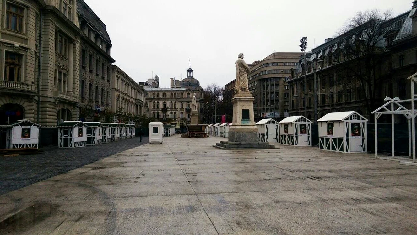 Lucrările de amenajare a pieței sunt în toi