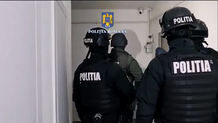 Percheziții în toată țara