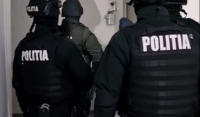 Polițiștii au efectuat mai multe percheziții FOTO: Poliția română