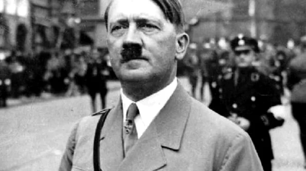 Un instalator francez susţine că este nepotul lui Hitler jpeg