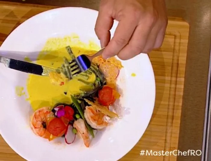 Sosul de curry au dat pastelor un gust senzaţional