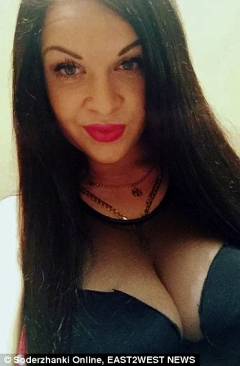 Bombele sexy încă își păstrează speranța și se promovează pe site-uri
