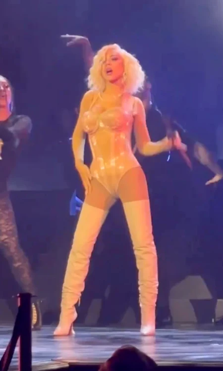 Christina Aguilera Vegas 1 jpg