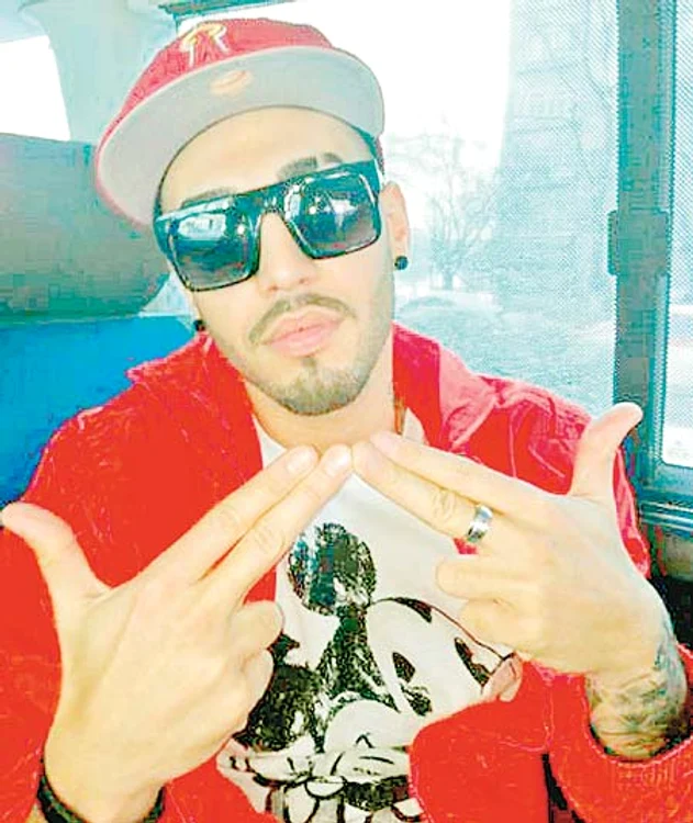 3 iulie 2013: La concertul susţinut marţi seara la un eveniment MTV, solistul a venit fără verighetă (FOTOGRAFII: MTV)