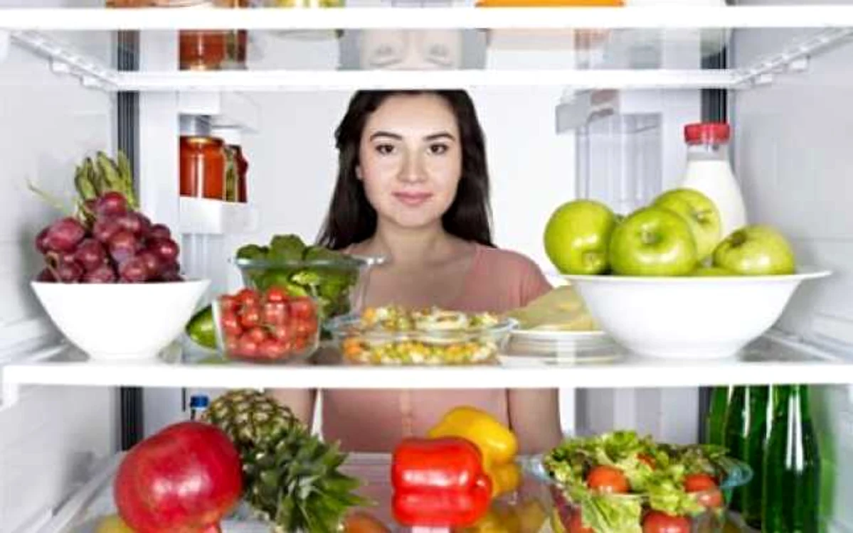 Alimentele îşi pot păstra prospeţimea mai mult timp dacă sunt ţinute la temperatura potrivită. FOTO copilul.ro