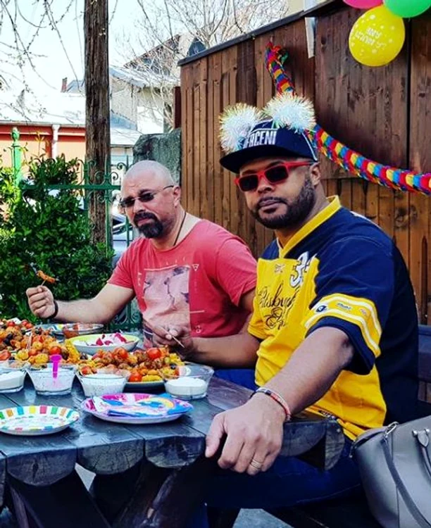 Petrecerea a avut loc în aer liber