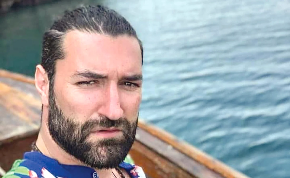 
    Smiley și-a postat  fotografii din Thailanda,  în care apare singur  
