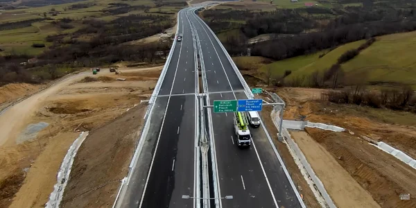 Cele mai recente imagini cu lotul I al Autostrăzii Sibiu Pitești înainte de deschidere Sursă YouTube Radu Ignat jpg