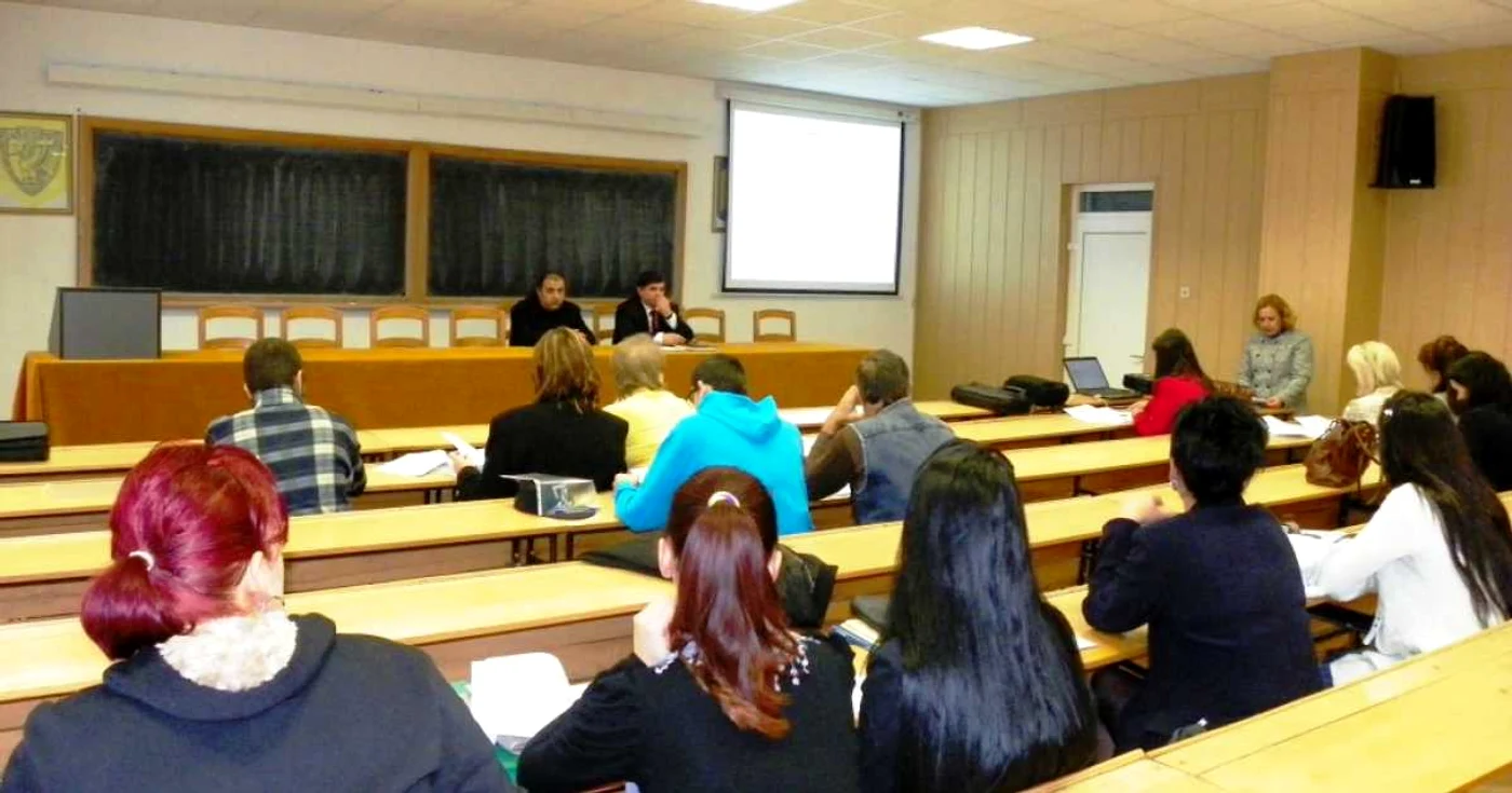 Deţinuţii au participat la discuţii. FOTO: PENITENCIARUL TICHILEŞTI