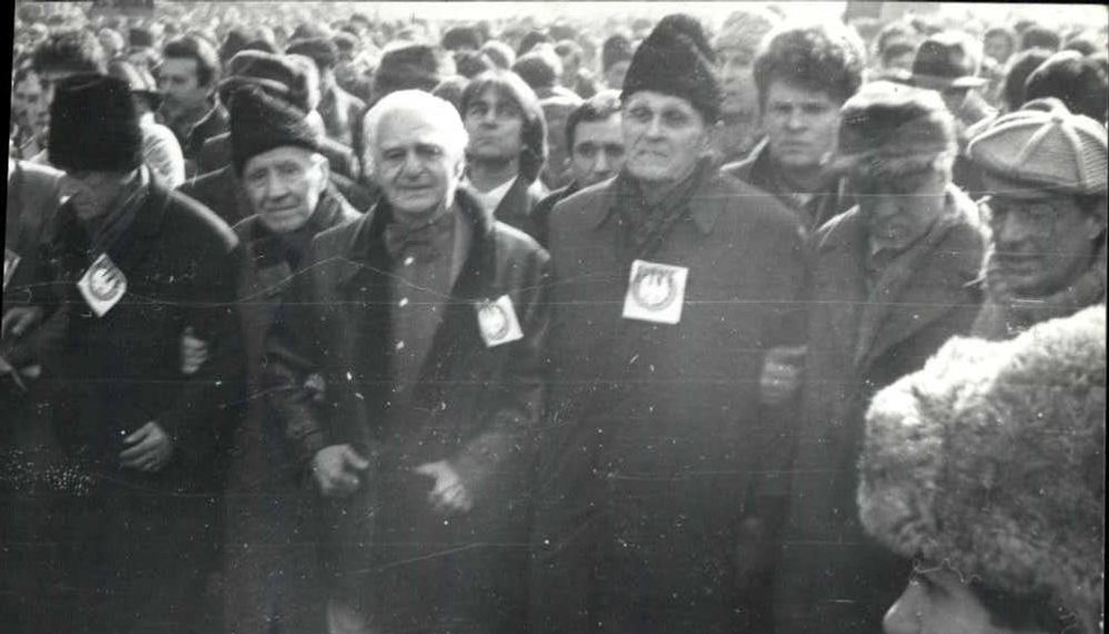 Prima Mineriadă din ianuarie 1990. Ion Iliescu: „Dar nu ne puneţi sula-n coaste, dom’le Coposu!“