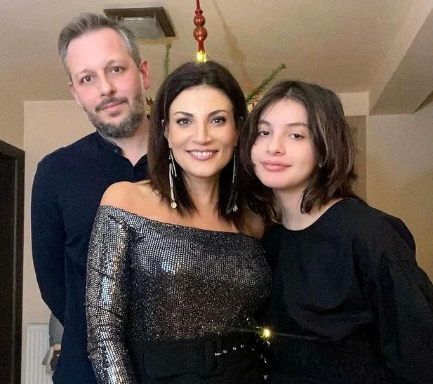 Ioana Ginghină, alături de iubitul Crisiti Pitulice și fiica ei, Ruxi Sursa: Instagram
