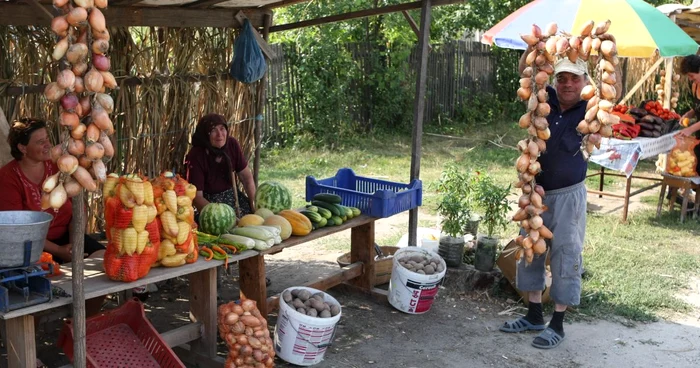 Spălaţi bine fructele şi legumele