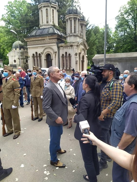 
    Ion Dichiseanu a fost înmormântat pe Aleea Artiștilor din Cimitirul Bellufoto:BLITZ /Click!  