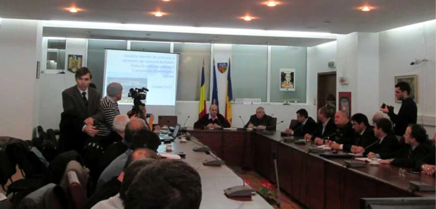Conducerea CJ a avut o întâlnire cu reprezentanţii minerilor. Foto Adevărul