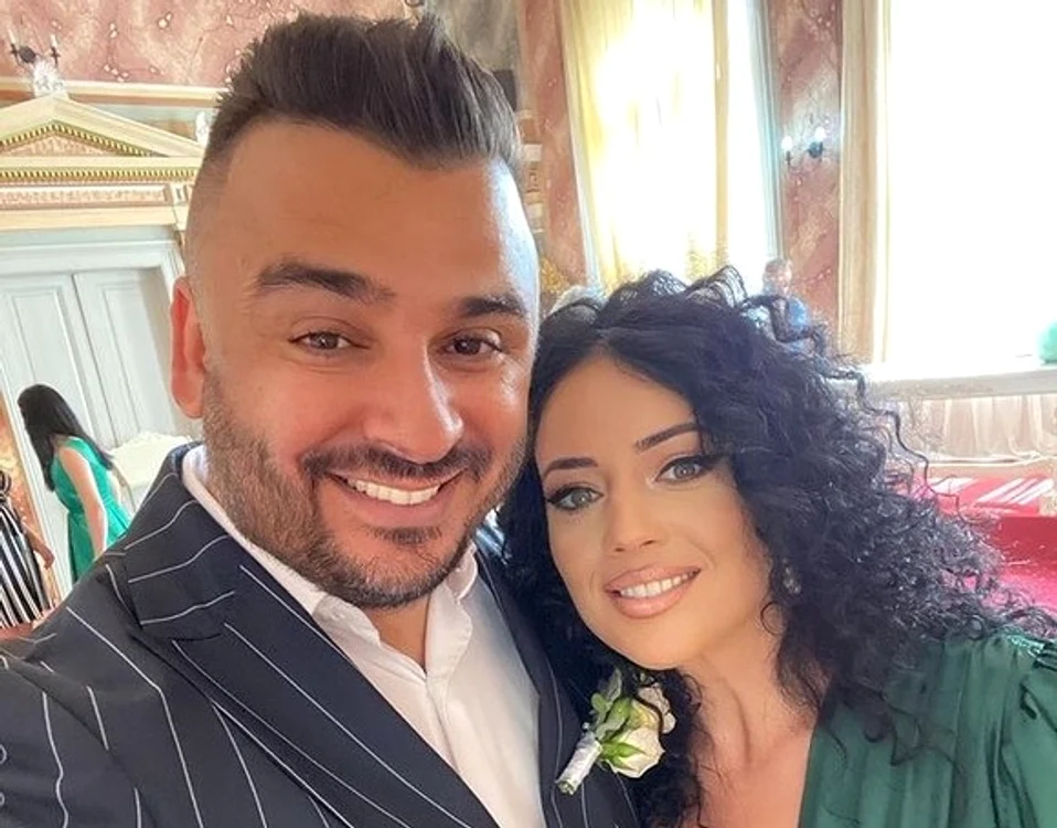 
    Liviu Guță divorțează de Roxana după un an și trei luni de căsniciefoto: arhiva personală  