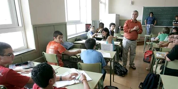 profesori pensionari