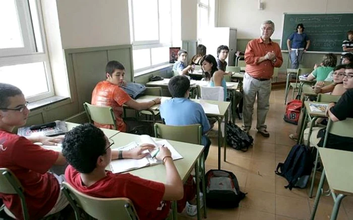 Profesorii pensionari vor ocupa şi ei foarte multe locuri FOTO:adevarul